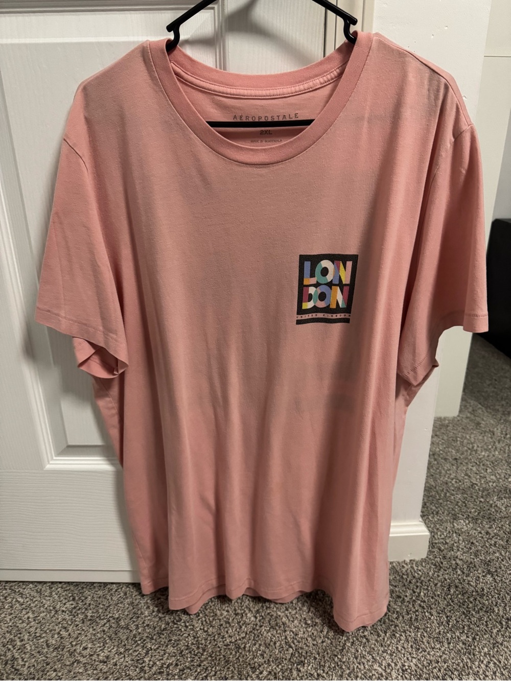 Aeropostale Men's Pink London Graphic Short Sleeve Tee